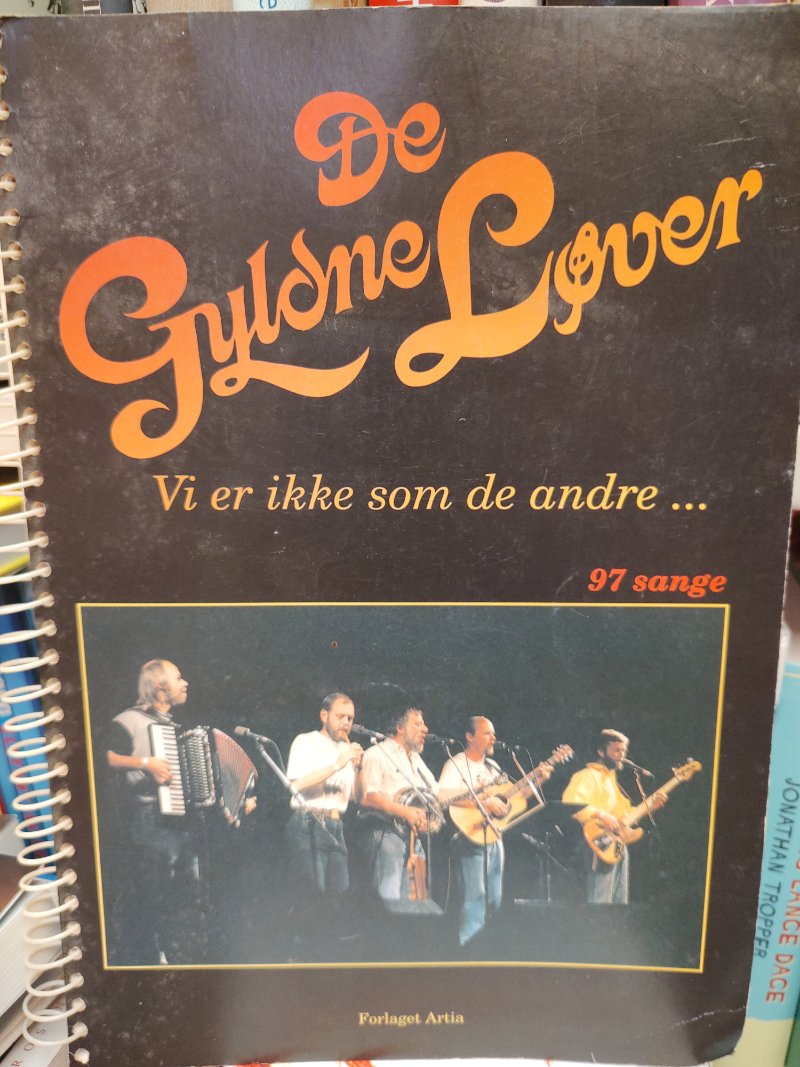 De Gyldne Løver: Vi er ikke som de andre... 97 sange